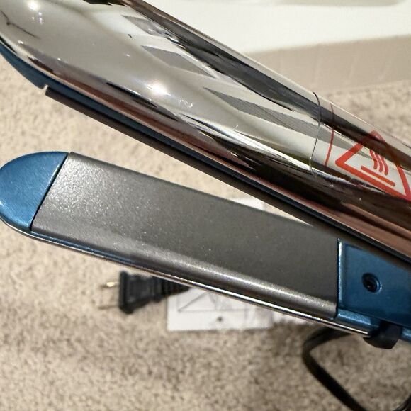 New BaBylissPRO Nano Titanium Prima2000 3/4" Mini Ionic Styling Iron 420F - Picture 7 of 10